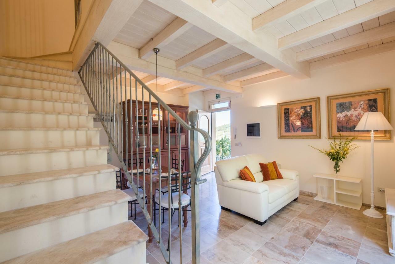 Casa Vacanze Squarcialupi Castellina in Chianti Exterior photo